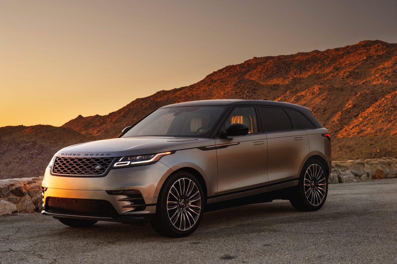 Range Rover Velar Colors  - An Extensive Palette Is Available For The Velar With The Base Model Having Access To A Total Of Thirty Different Hues And Finishes.