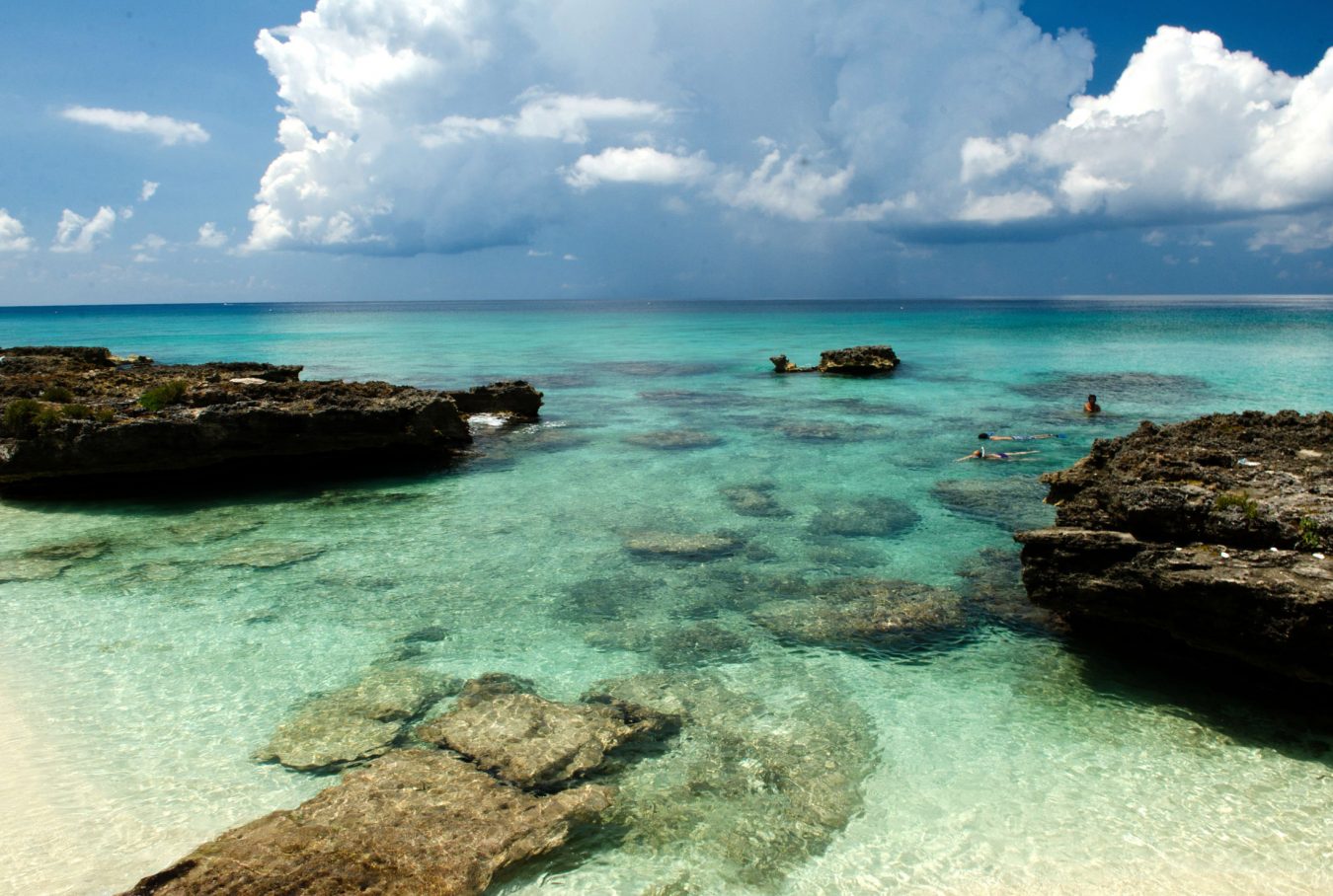 Cayman Islands | MONTECRISTO