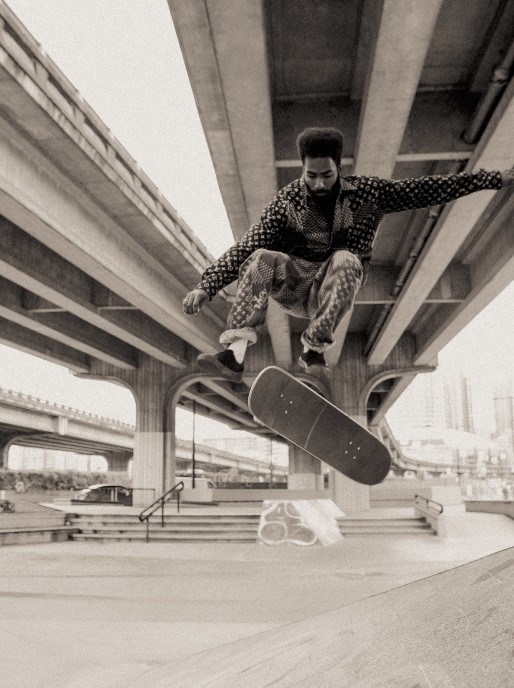 Ovrnundr on Instagram: Virgil Abloh skateboarding 🛹 Video