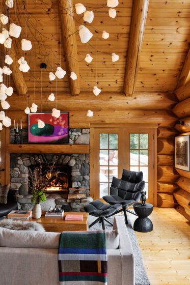 Canadian Mountain Style Meets Retro-Chic in This Whistler Cabin ...