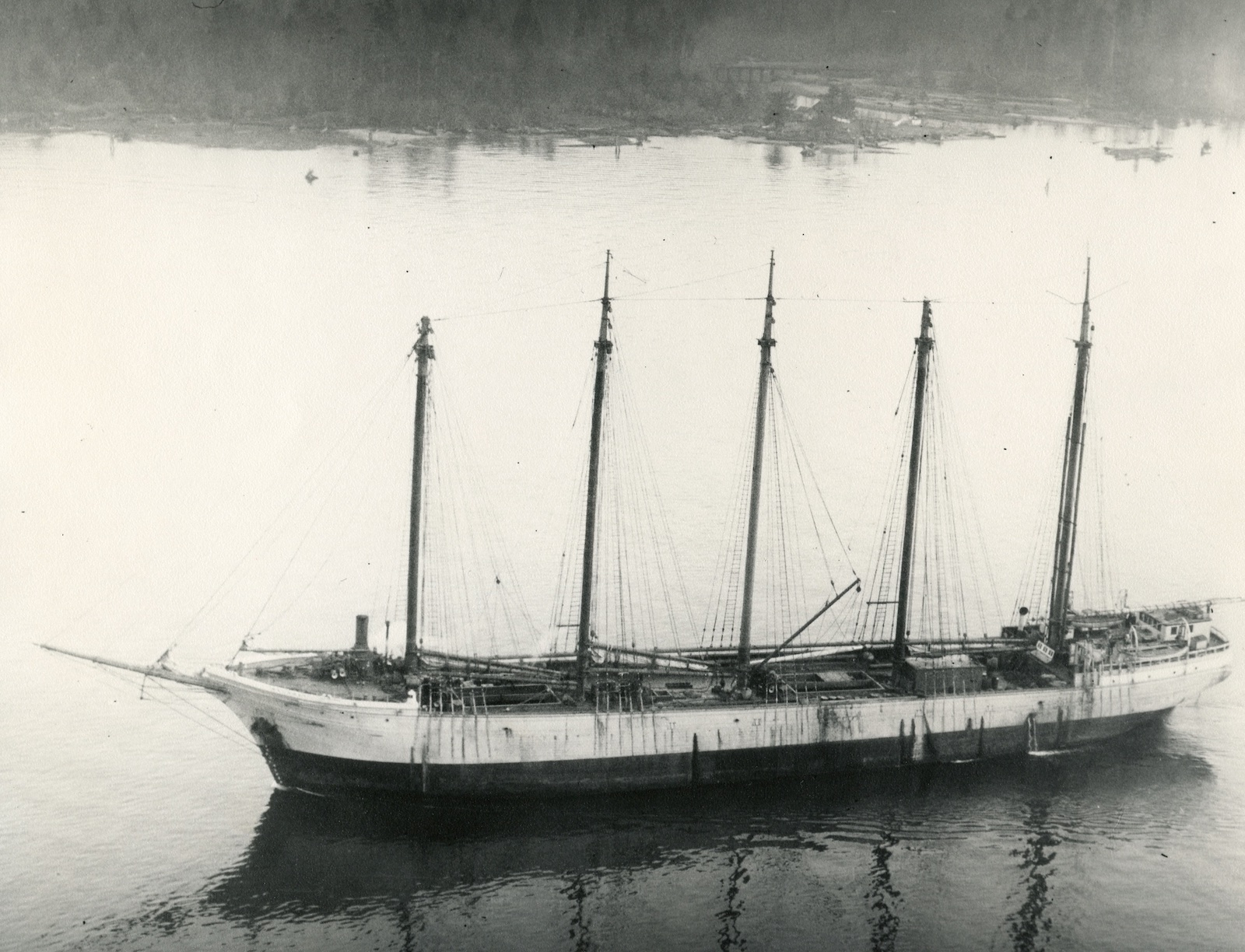 Black-and-white photo of the Malahat rum-running ship
