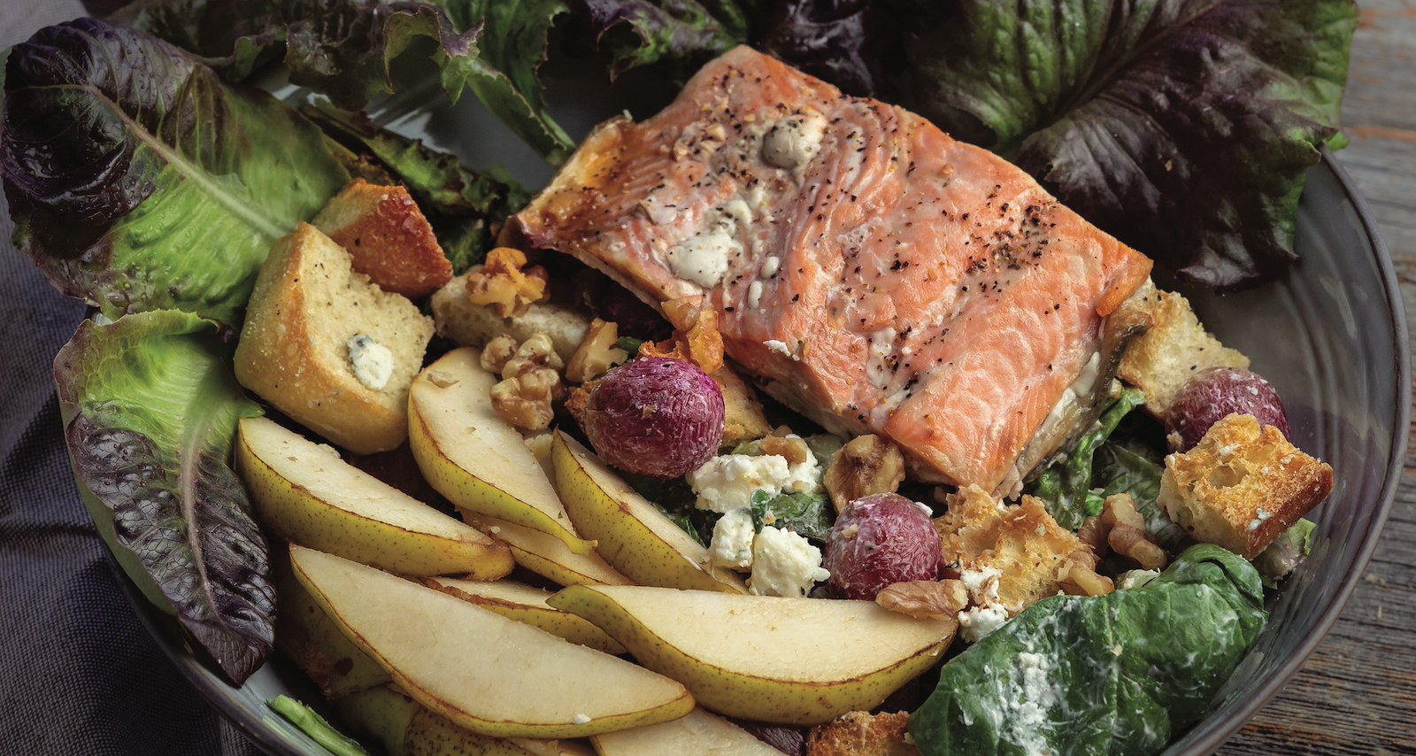 An Air Fryer Recipe for Salmon and Pear Salad - Vimarsana News